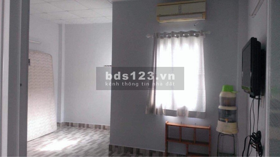 Bán gấp nhà đường Phú Định, phường 16, Quận 8, diện tích 72m2, sổ vuông