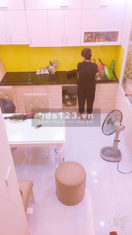 Bán nhà 3 tầng ngõ Văn Hương DT 39m2 giá 2,95 tỷ. LH 0912442669