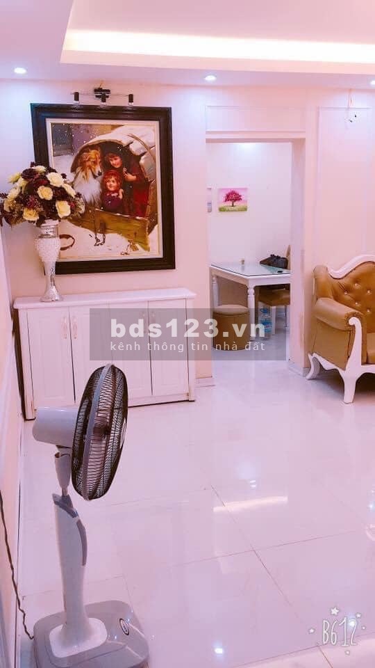 Bán nhà 3 tầng ngõ Văn Hương DT 39m2 giá 2,95 tỷ. LH 0912442669