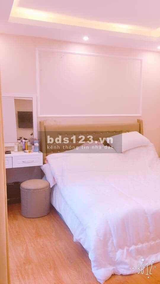 Bán nhà 3 tầng ngõ Văn Hương DT 39m2 giá 2,95 tỷ. LH 0912442669