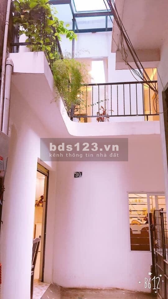Bán nhà 3 tầng ngõ Văn Hương DT 39m2 giá 2,95 tỷ. LH 0912442669