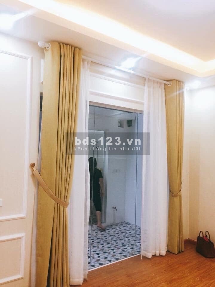 Bán nhà 3 tầng ngõ Văn Hương DT 39m2 giá 2,95 tỷ. LH 0912442669