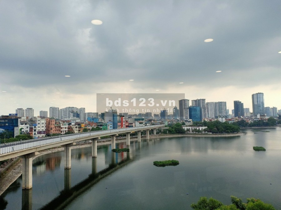 Cho thuê văn phòng 60m2 view hồ Hoàng Cầu, Đống Đa. Lh: 077.23.66666