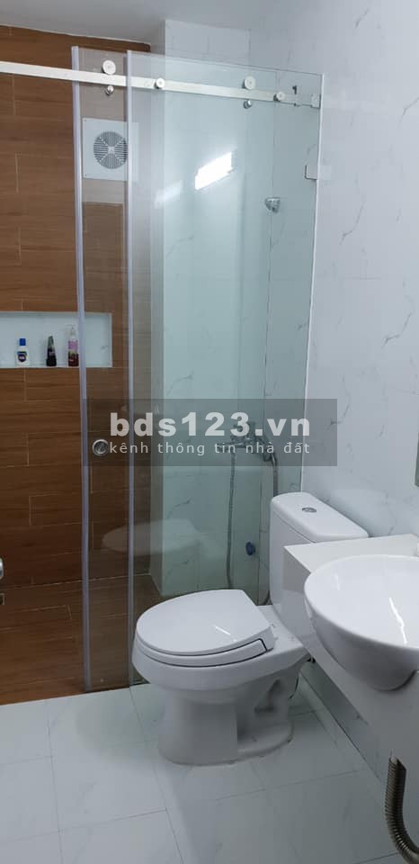 Cần bán gấp nhà Xuân Đỉnh, lô góc, ngõ rộng, dt 35m2 x 5 ầng, Giá 3.2 tỷ.