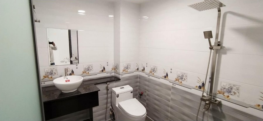 Bán nhà Quận Bình Tân, dt 80m2, 4 tầng, giá chỉ 6.3 tỷ, lh: 0917173744 Nghĩa