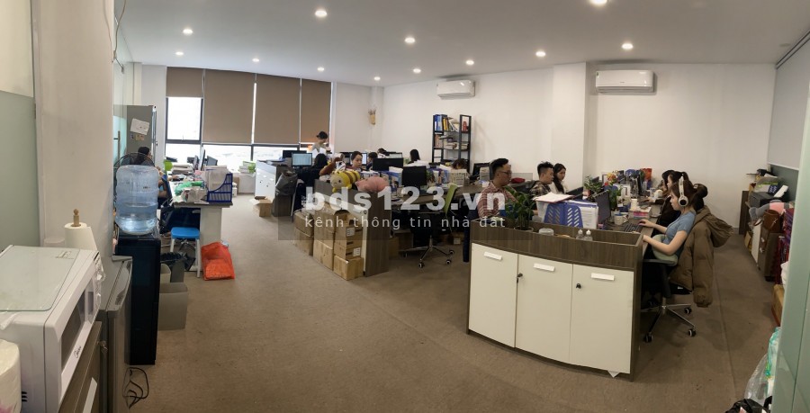 Cho thuê văn phòng 60m2 view hồ Hoàng Cầu, Đống Đa. Lh: 077.23.66666
