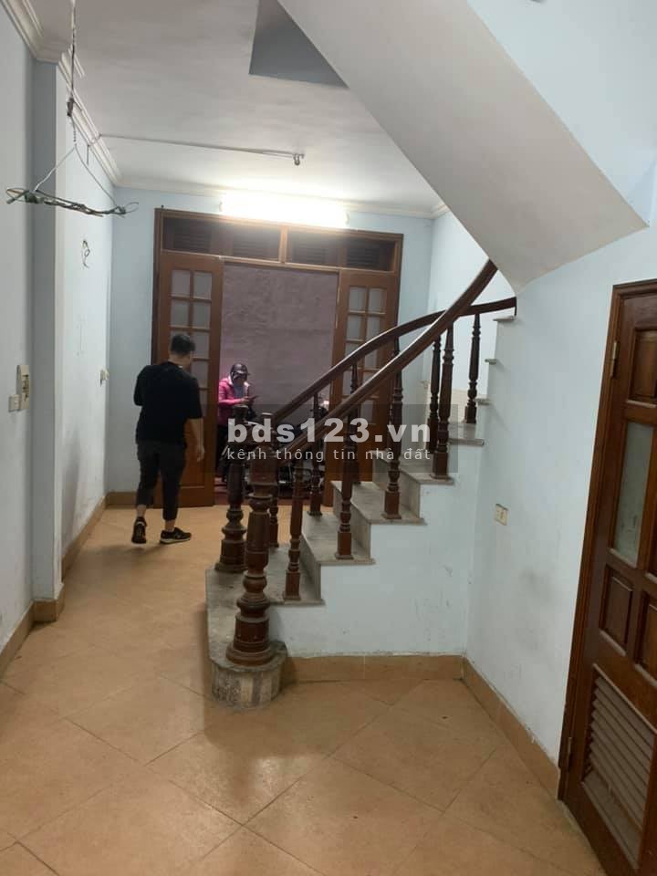 Bán gấp nhà 35m2, nhỉnh 3 tỷ, Đại Cồ Việt trung tâm Quận Hai Bà Trưng, ngõ thông ô tô tránh