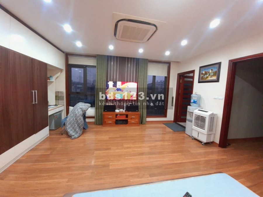 Bán Nhà Lĩnh Nam 46m2x5t. mặt phố oto tránh, kinh doanh tốt giá 4,6 tỷ lhe: 0908724686. MTG