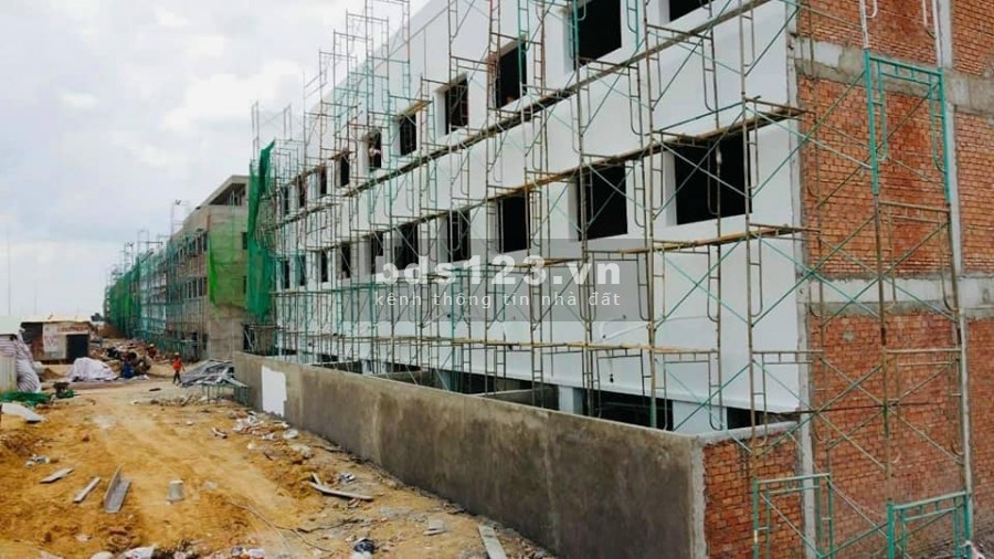 Nhà phố xây sẵn 1 trệt 2 lầu Sapphire Gem Sky World, khu đô thị lớn