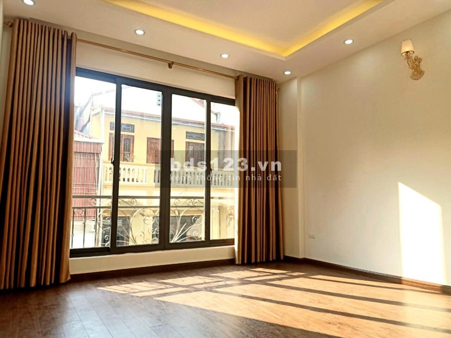 Bán nhà mặt ngõ an ninh, yên tĩnh, 1 đường thẳng vào đến nhà, 6 tầng, tiện kinh doanh
