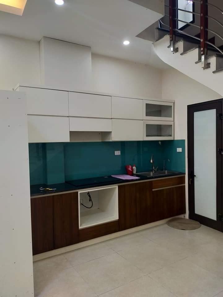 Cần bán gấp nhà phố Ngọc Lâm Long Biên 42 m2 x MT 4,5m, ôtô hơn 2.2 tỷ