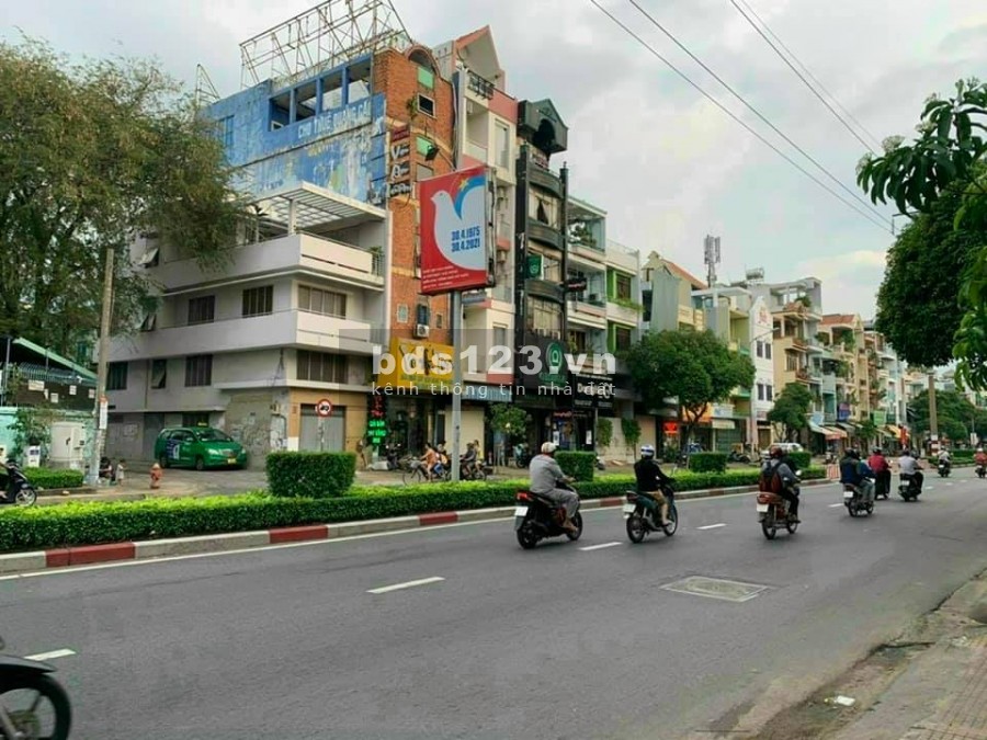 Bán Nhà Quận 11 mặt tiền kinh doanh đa ghành – Gía 16.8 Tỷ