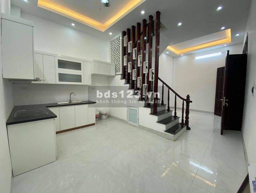 Bán nhà cực hiếm phố Định Công Thượng, diện tích vuông đẹp 35m2, 5 lầu, mt 8m, nhỉnh 3.45 tỷ