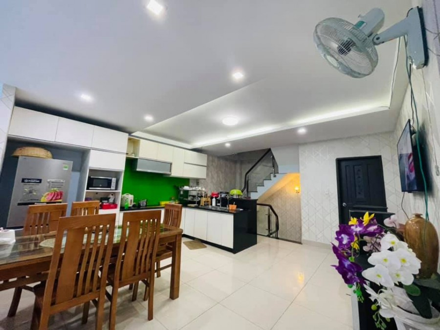 Chủ bán nhà mới đẹp, xe hơi đổ cửa 53m2, 5 tầng, 5.7 tỷ Lê Văn Thọ Gò Vấp