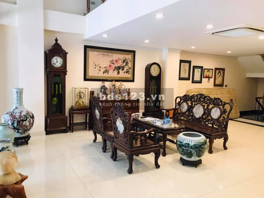 Hàng khủng Đội Cấn 100m 10t mt6.8m chỉ 45 tỷ tt Ba Đình