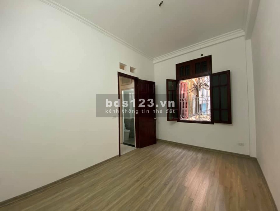 Bán nhà cực hiếm phố Định Công Thượng, diện tích vuông đẹp 35m2, 5 lầu, mt 8m, nhỉnh 3.45 tỷ