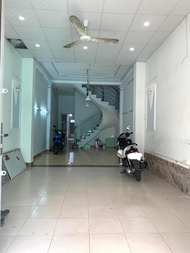 Chính chủ bán nhà nguyên căn phường 6, Quận 8, đường lớn Bùi Minh Trực