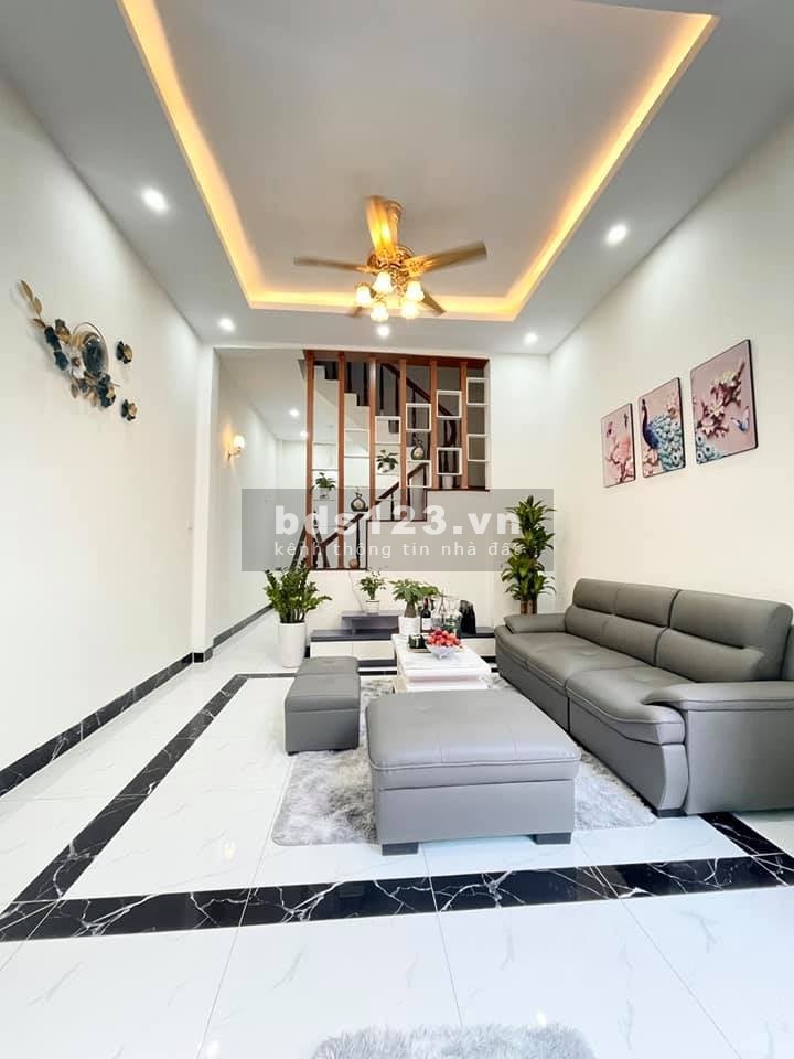 Bán nhà chính chủ ngõ Ngũ Nhạc, 5 tầng, bao rộng thoáng, dt 39m2, giá 2.2 tỷ