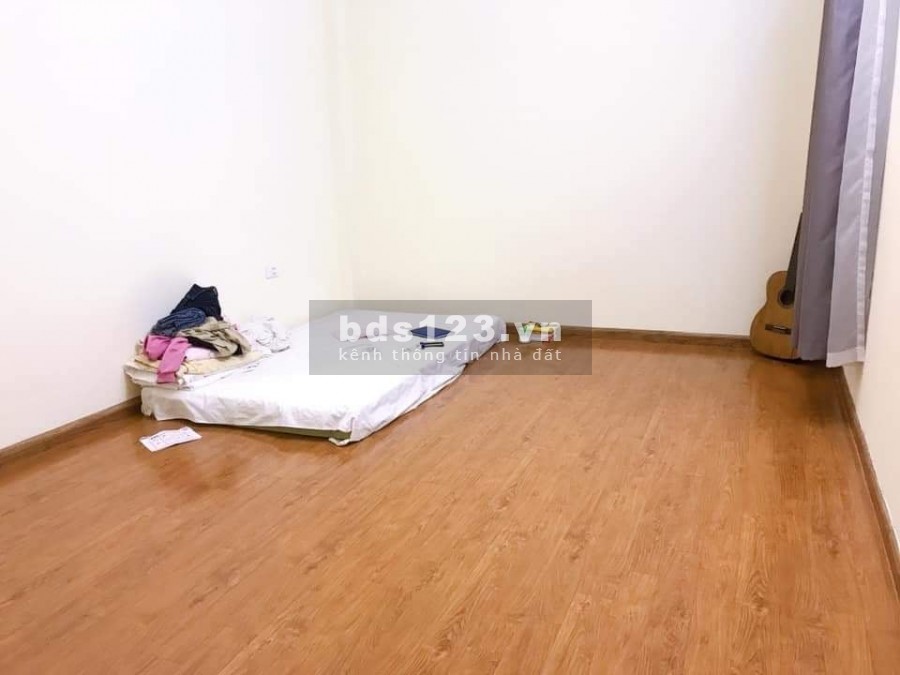 Bán nhà Trần Thái Tông, 35m2, 5 tầng, MT: 7,2m, giá: 3.2 tỷ