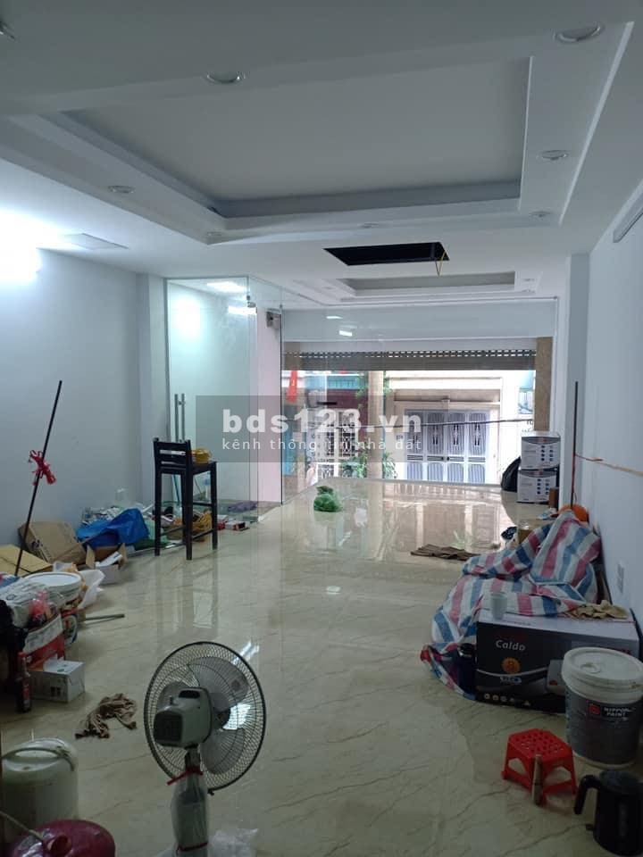Bán tòa nhà văn phòng 7T, 10 Nguyễn Thị Định dt 65m2 mt 4.3m, giá 21 tỷ