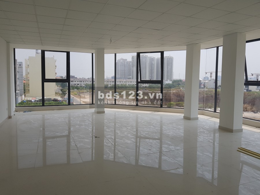 CHO THUÊ VP 1200M2 CĂN GÓC 2MT HẦM 7 SÀN TRỐNG SUỐT TT HÀNH CHÍNH QUẬN 2