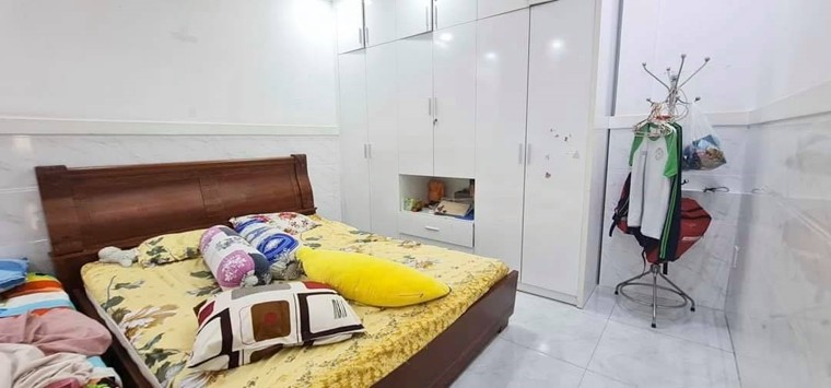 Bán gấp nhà hẻm xe hơi tặng nội thất Kênh Tân Hóa Quận Tân Phú giá chỉ 4.5 tỷ