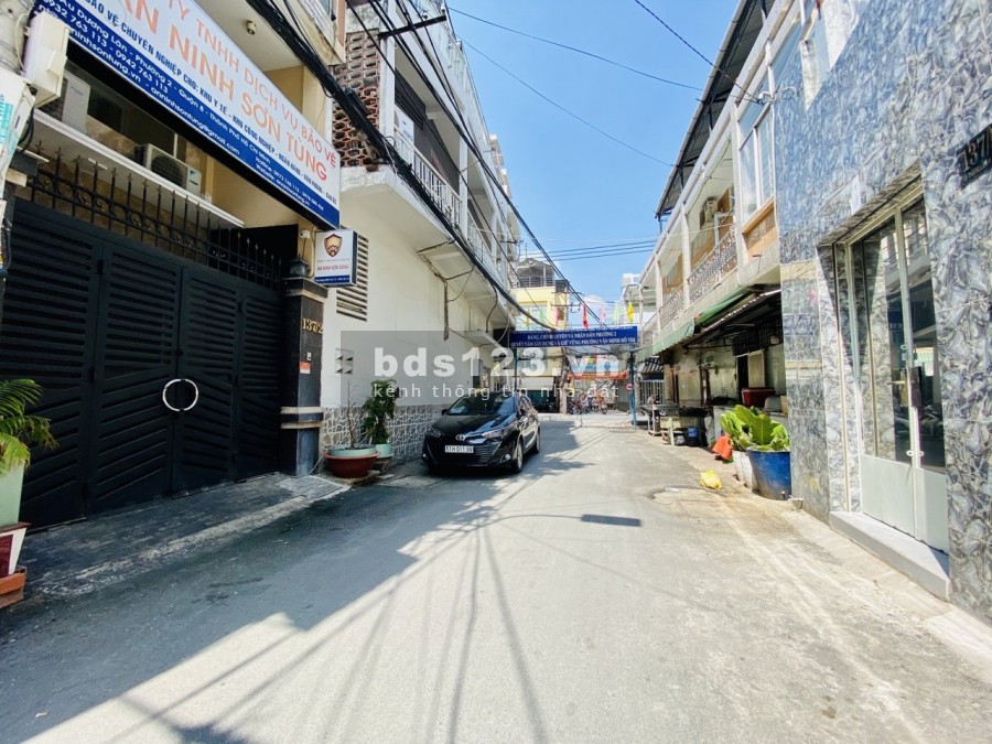 Nhà hẻm xe tải 137 Âu Dương Lân P3 Quận 8 nhà 8m khá đẹp