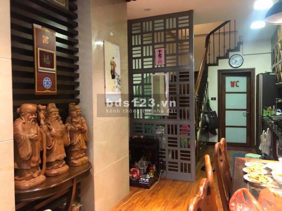 Bán nhà Ngõ 176 Nguyễn Đức Cảnh, ngõ rộng ô tô dt 38m2 giá 3.75 tỷ