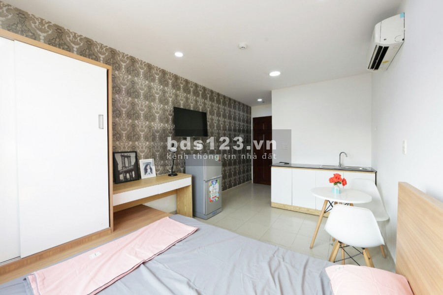 Căn hộ đầy đủ tiện nghi cửa sổ lớn đường Nguyễn Thị Thập, quận 7 chỉ 5 phút là đến Lotte Mart