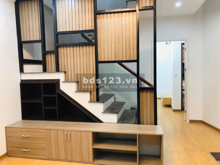 Bán nhà 30m ra MĐ Vương Thừa Vũ, Ngõ ô tô tránh, thông2 mặt, Nhà tự thiết kế tự bán