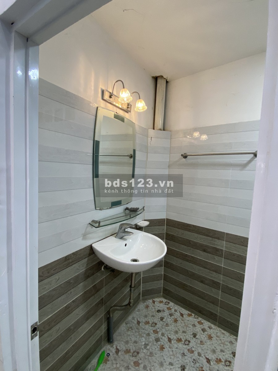 Nhà 2 tầng 3.2x17 nở hậu, hẻm 628 Hậu Giang Quận 6 giá bán 4ti650