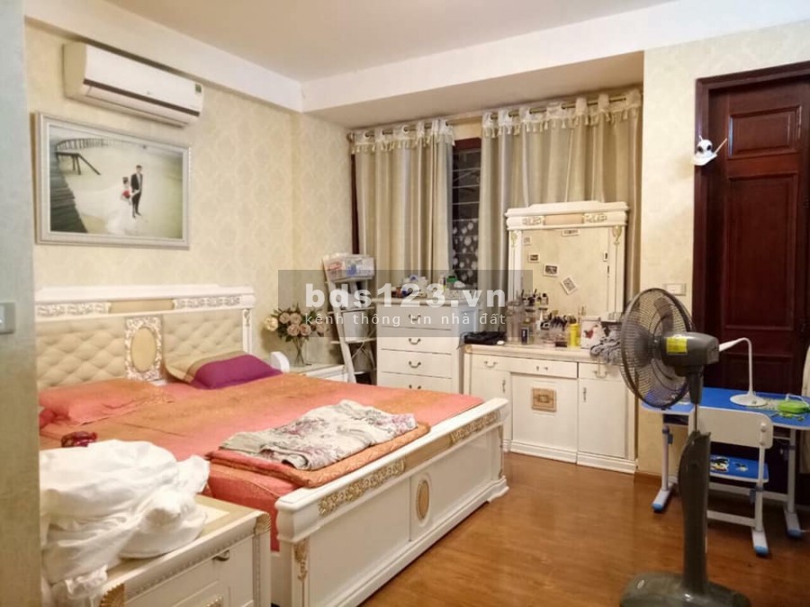 Bán nhà Ngõ 176 Nguyễn Đức Cảnh, ngõ rộng ô tô dt 38m2 giá 3.75 tỷ