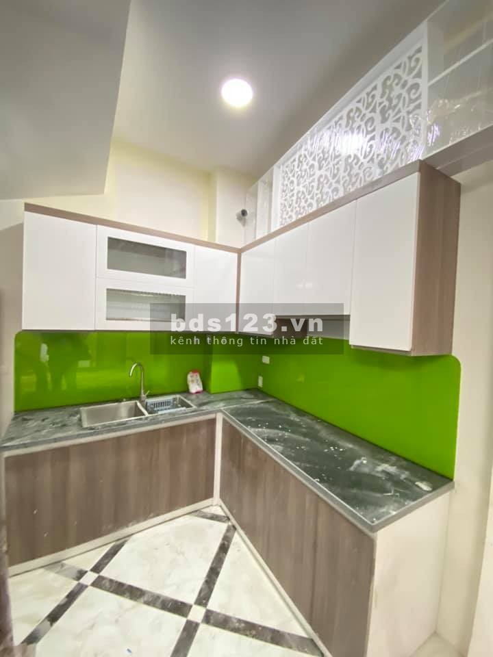 Nhà nguyên căn 169 Hoàng Mai, mở ở luôn dt 30m2, 5 tầng đúc, giá 2.75 tỷ
