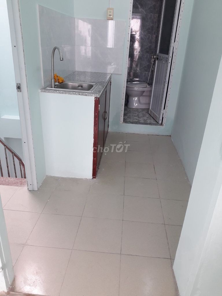 Chính chú bán nhà 1 trệt 4 lầu, hẻm 119, Nguyễn Văn Cừ – Quận 5, 105m2,