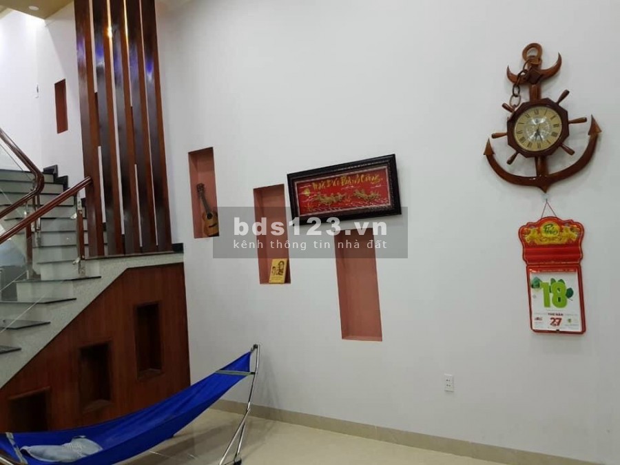 Nhà lầu sổ riêng mặt tiền Nguyễn Thái Học 5x30 giá 3tỷ690