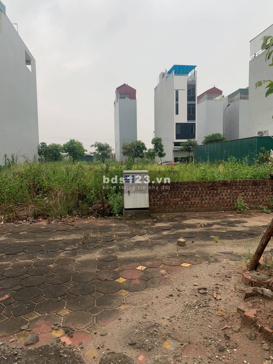 Bán nhanh 60m2 đất TĐC Trâu Quỳ, Gia Lâm trục đường to. LH 0983253436