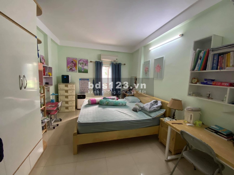 Nhà sổ đỏ chính chủ Giáp Bát, Quận Hoàng Mai, dt 50m2, 4 tầng, mới đẹp, an sinh đỉnh, giá 4.2tỷ