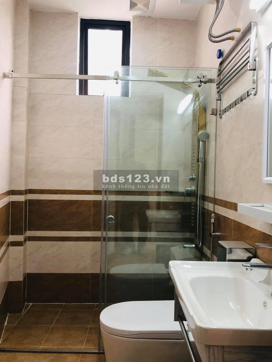 Bán nhà 30m ra MĐ Vương Thừa Vũ, Ngõ ô tô tránh, thông2 mặt, Nhà tự thiết kế tự bán