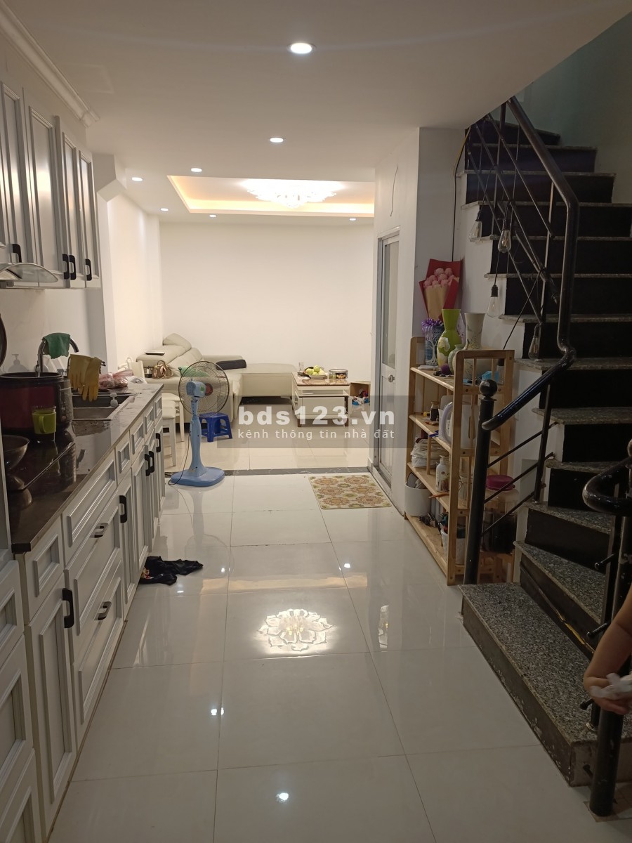 Chính chủ bán nhà ngõ chợ Khâm Thiên, dy 52m2, 5 tầng, giá chỉ 5.2 tỷ