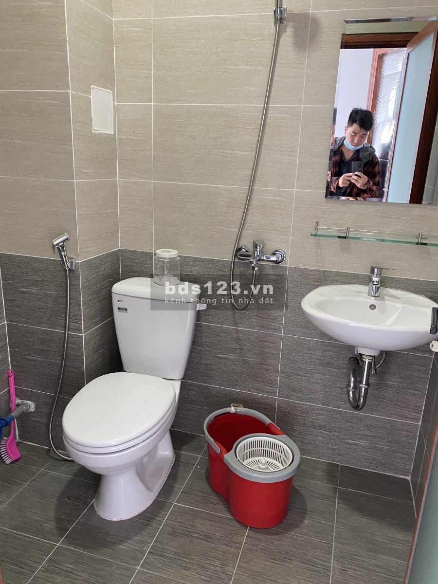 Hẻm xe tải Nguyễn Hữu Cảnh 5.5x10 Trệt 2 lầu trống Giá 22 tr/iệu/tháng