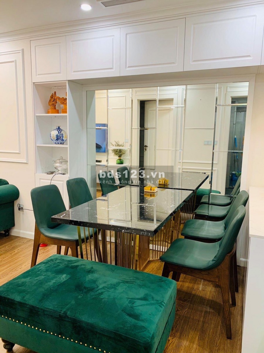 Tôi cần bán nhanh căn 82m2 nhìn cầu Nhật Tân, full đồ, bao mọi chi phí. Giá 2,95 tỷ, đã có sổ đỏ