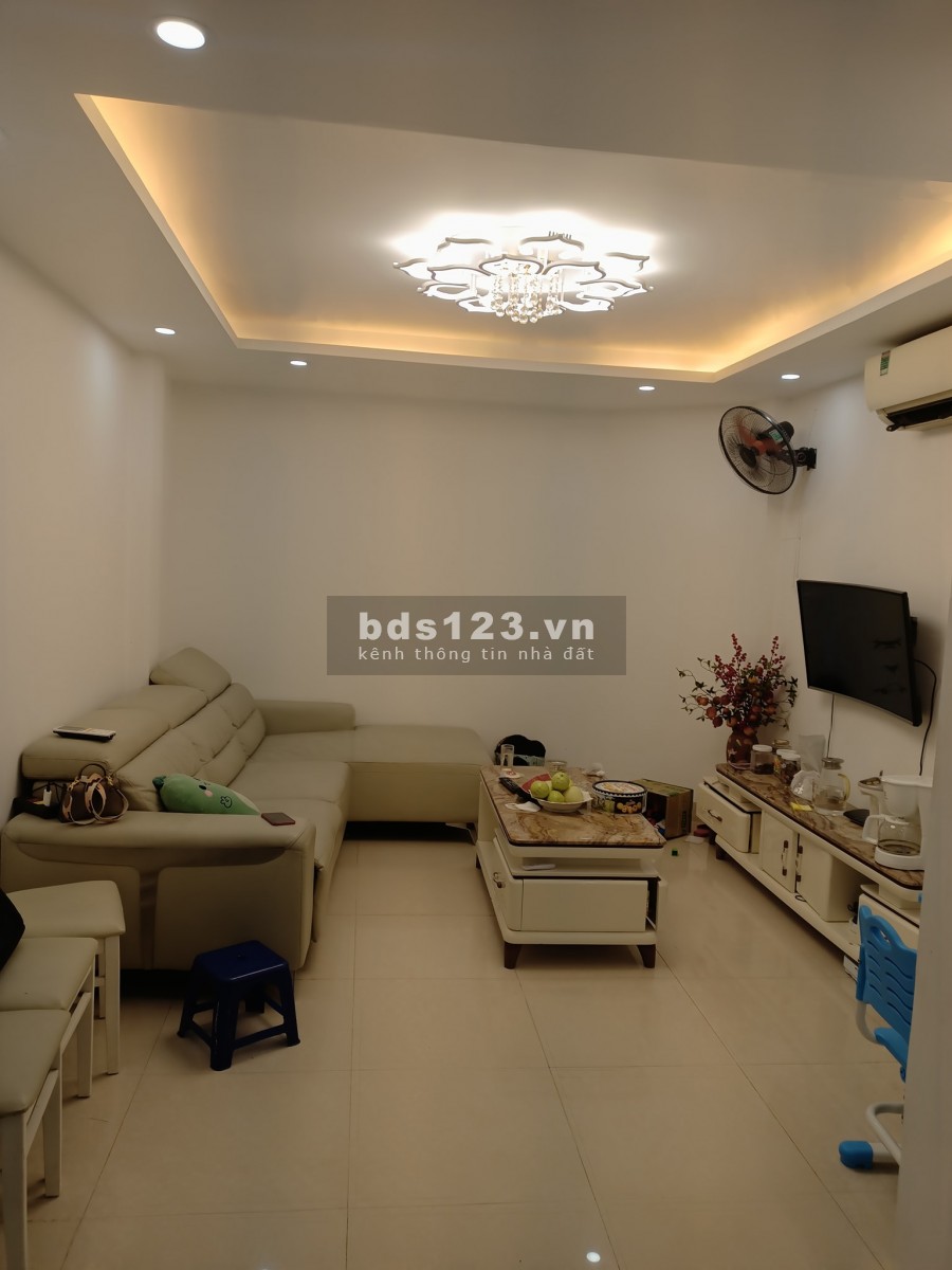 Chính chủ bán nhà ngõ chợ Khâm Thiên, dy 52m2, 5 tầng, giá chỉ 5.2 tỷ