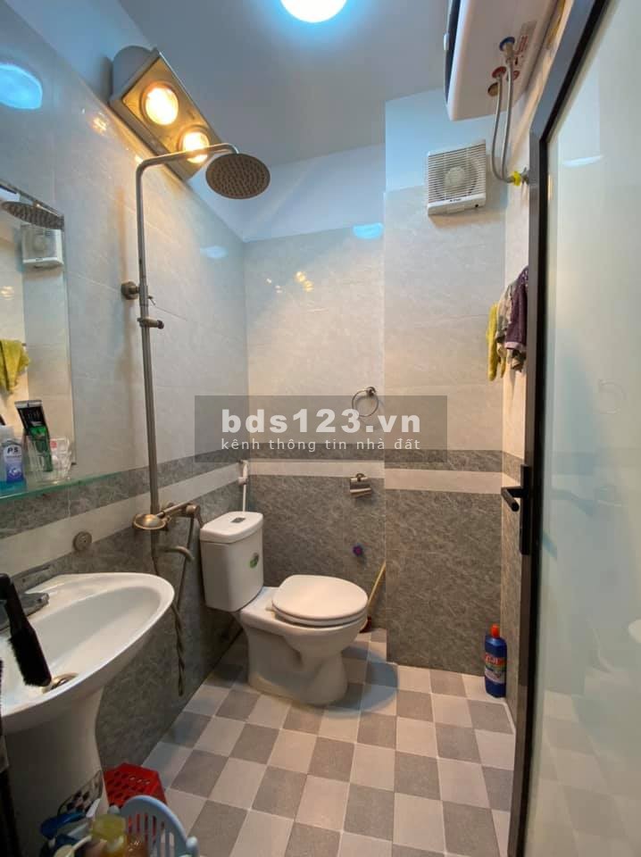 Bán nhà Lĩnh Nam nhà đẹp đầy đủ nội thất xịn, 4 tầng đúc bê tông kiên cố
