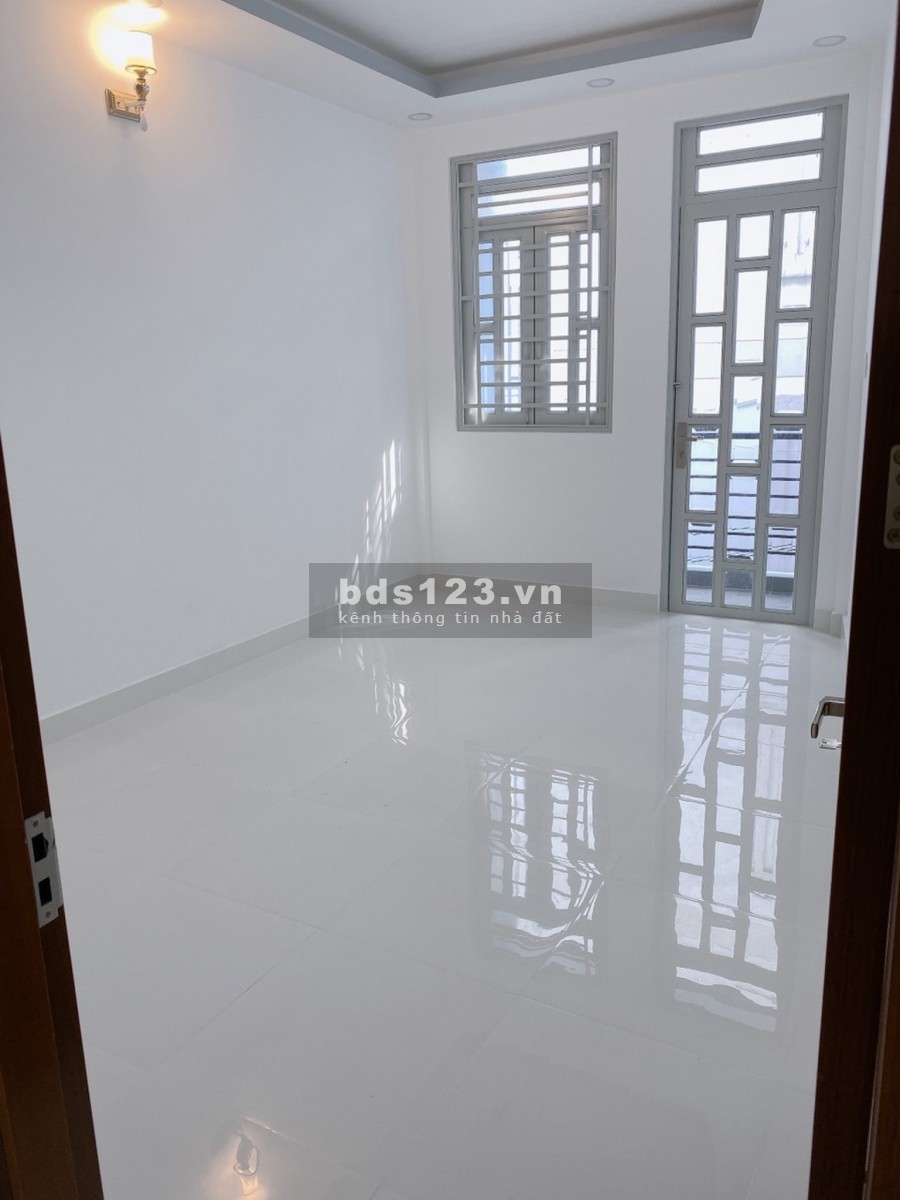 Nhà hẻm xe tải 137 Âu Dương Lân P3 Quận 8 nhà 8m khá đẹp