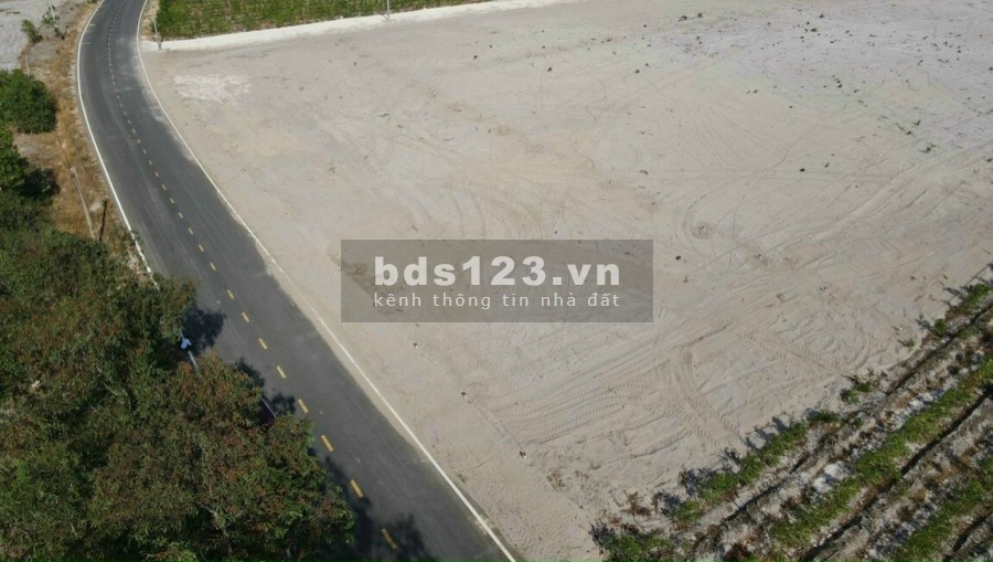 Bán gấp lô đất Quốc Lộ 55, gần sân bay Lộc An, ngân hàng hỗ trợ 50-70%