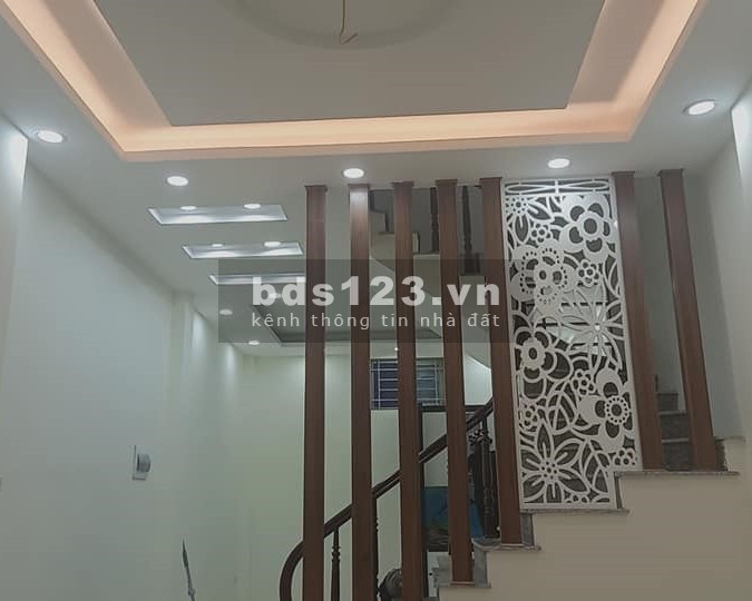 Nhà Khương Đình siêu hot, gần phố, ba gác đậu cửa, cầu thang giữa, dt 38m2, 5. tầng, giá 3.4tỷ