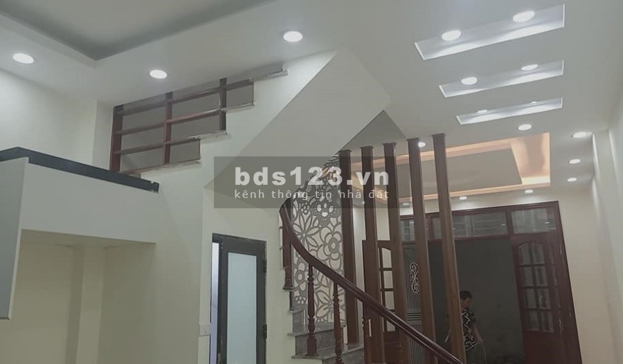 Nhà Khương Đình siêu hot, gần phố, ba gác đậu cửa, cầu thang giữa, dt 38m2, 5. tầng, giá 3.4tỷ