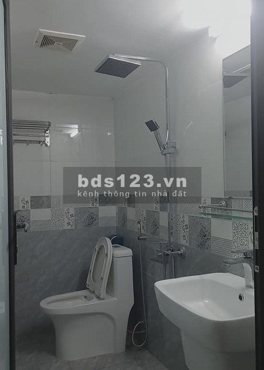 Nhà Khương Đình siêu hot, gần phố, ba gác đậu cửa, cầu thang giữa, dt 38m2, 5. tầng, giá 3.4tỷ