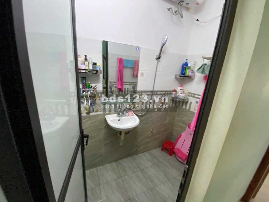 Nhà sổ đỏ chính chủ Giáp Bát, Quận Hoàng Mai, dt 50m2, 4 tầng, mới đẹp, an sinh đỉnh, giá 4.2tỷ