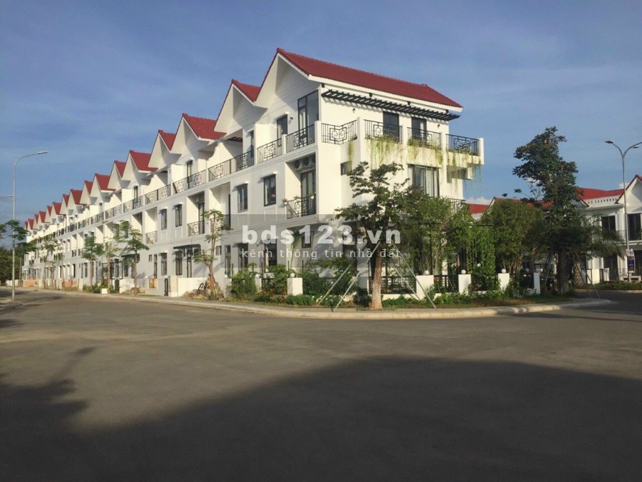 Nhà 80m2 khu C Royal Park thanh toán theo tiến độ, sàn xây dựng 198m2, sổ riêng